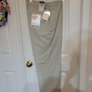 Haggar Men's Khaki Chinos